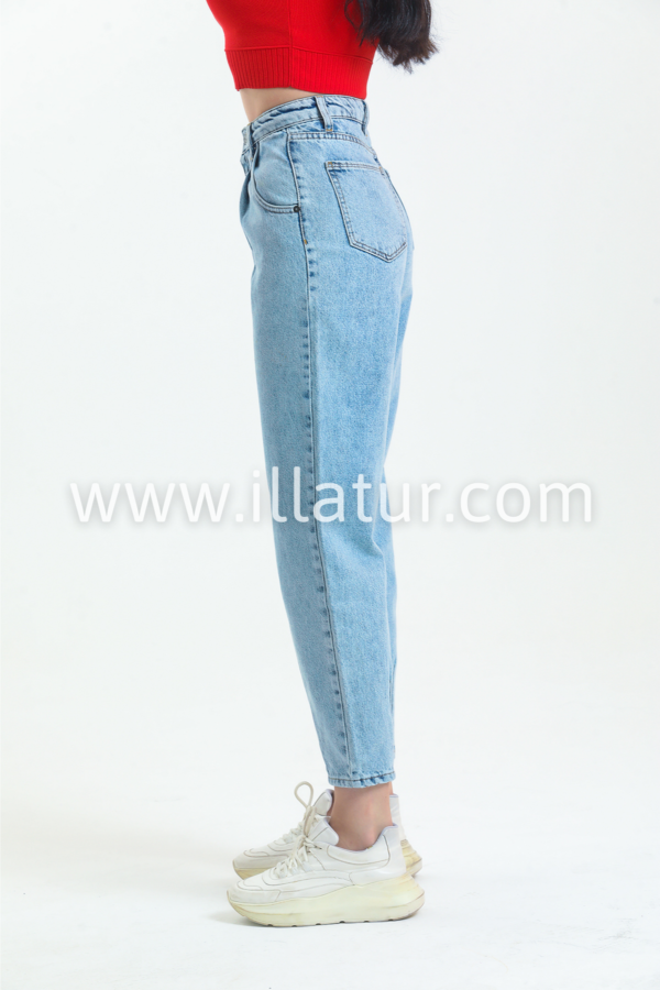 Женские джинсы слоучи Illa Jeans 0016